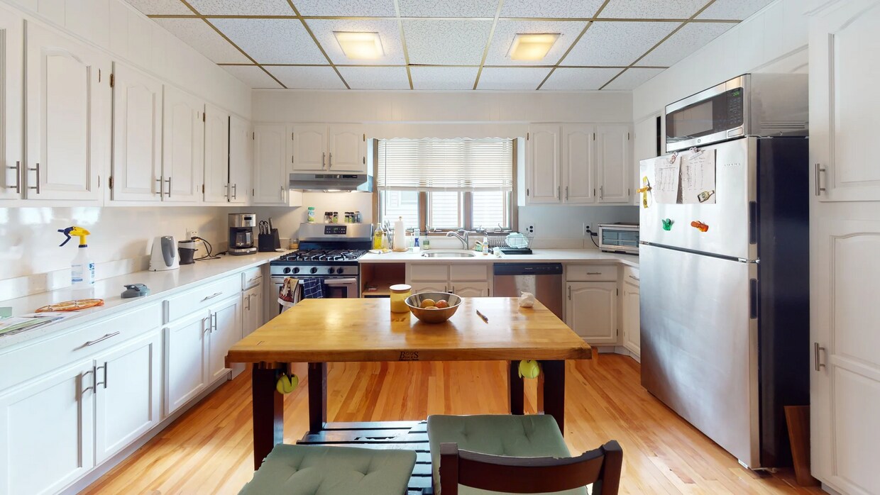 Primary Photo - 60 Pinkert St