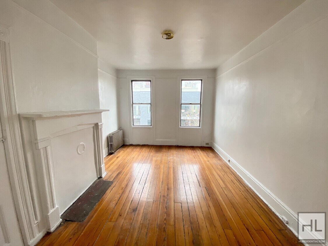 Primary Photo - EAGLE STREET
