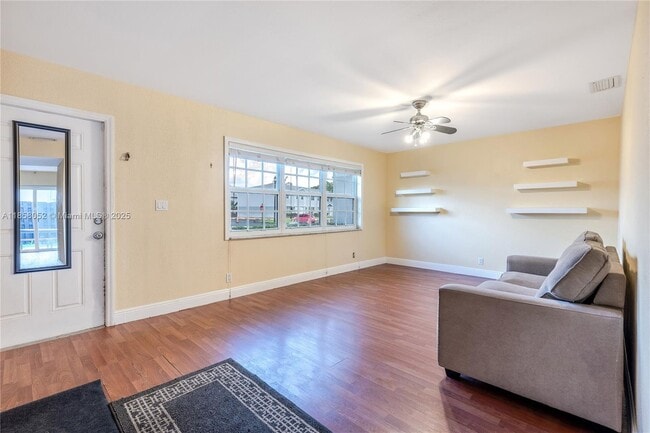 Foto del edificio - 1824 SW 81st Way