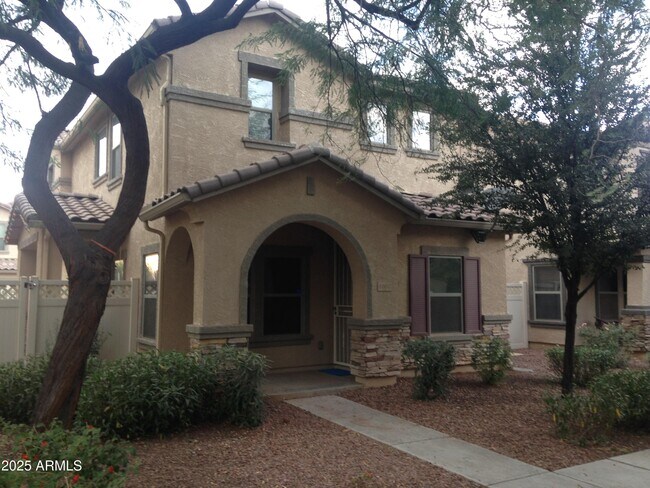 Building Photo - 1007 S Cheshire Ln
