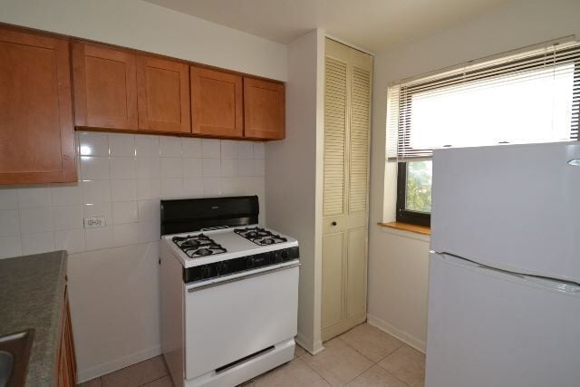Building Photo - 503 W Briar Pl