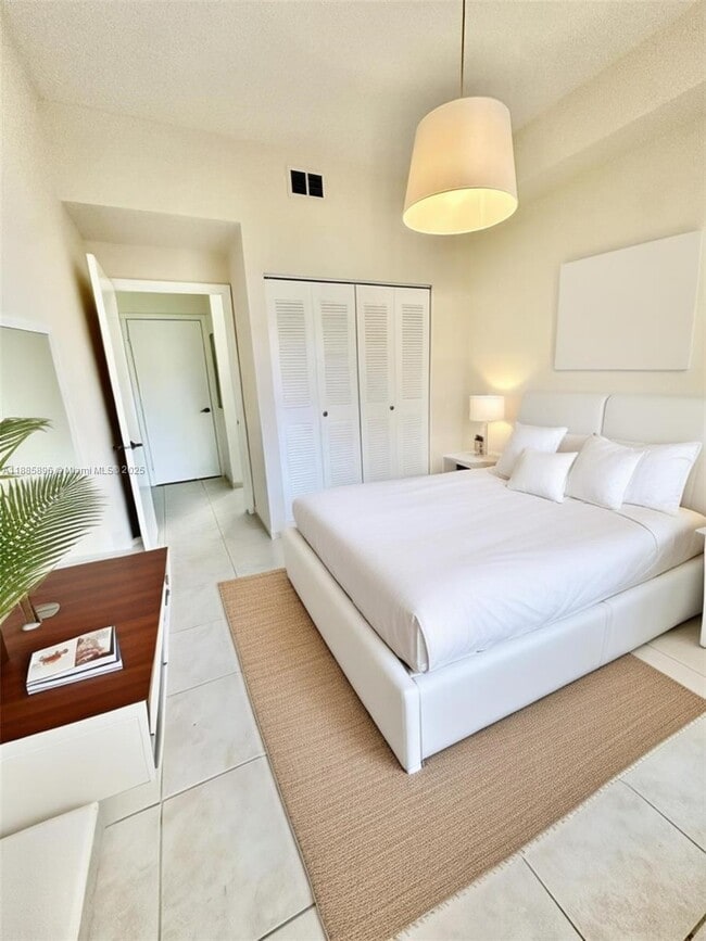 Foto del edificio - 7280 NW 114th Ave
