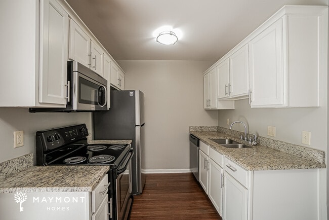 Building Photo - 1317 Mathis Ferry Rd