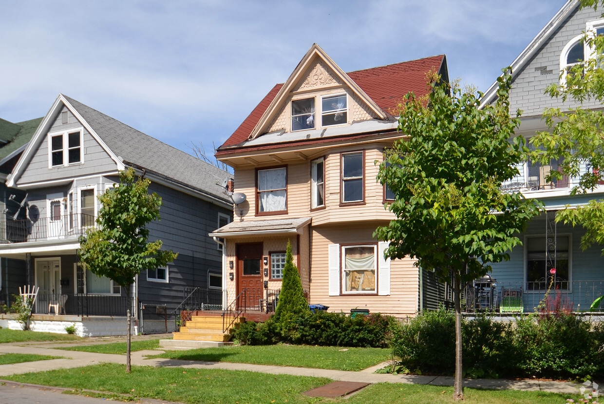 Building Photo - 380 Breckenridge St