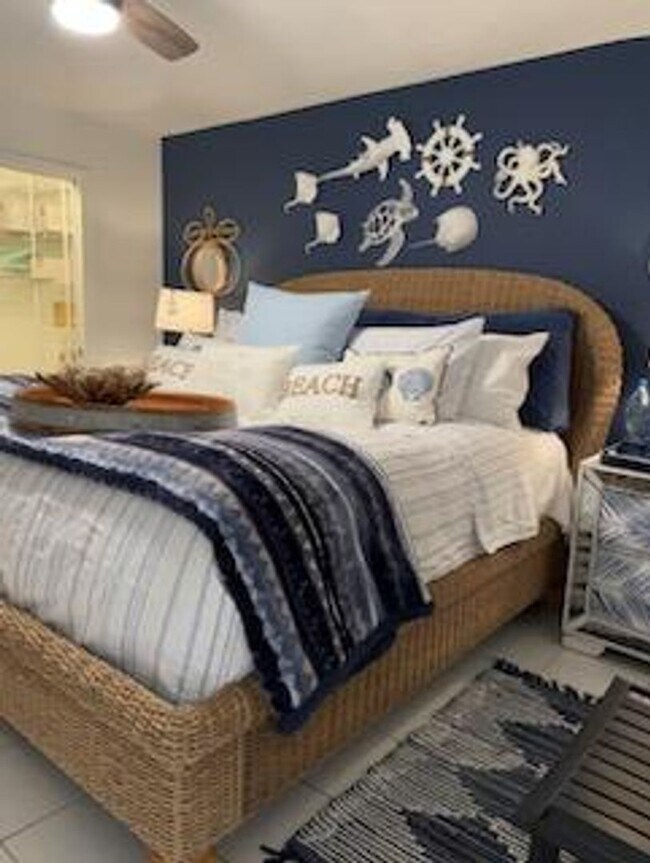 Building Photo - 2 Bedroom 1 Bath fully furnished with all ...