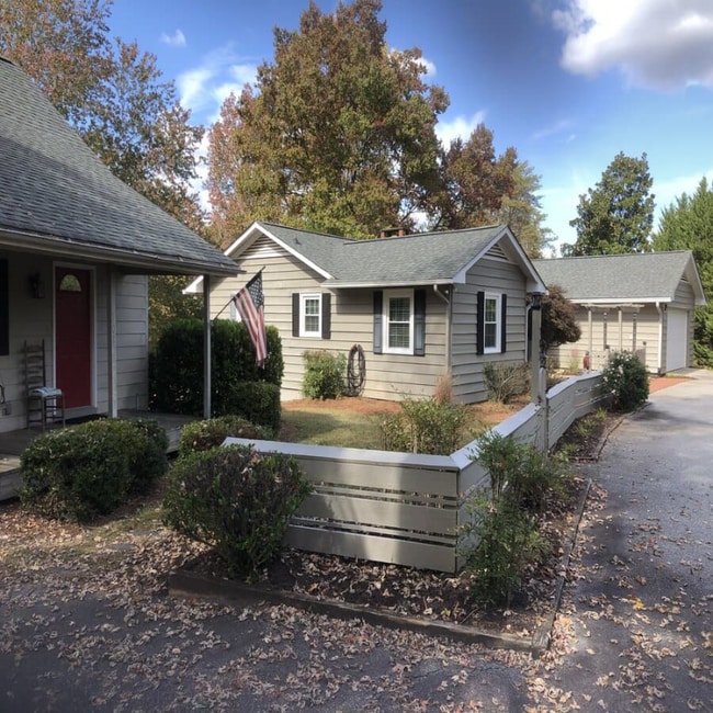 Building Photo - 705 Hooper Creek Rd