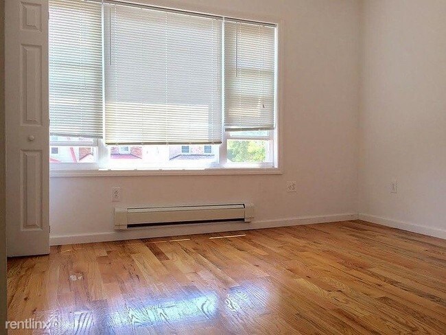 Building Photo - 2 br, 1 bath Apartment - 774 East 45th Street