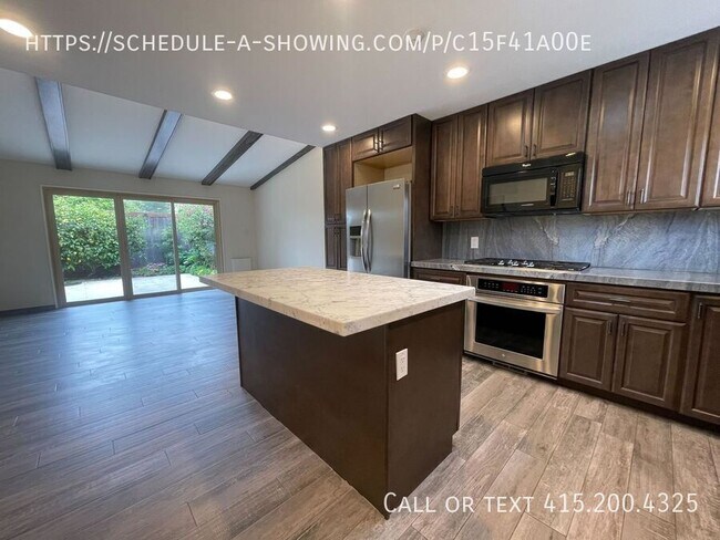 Building Photo - 211 Hacienda-