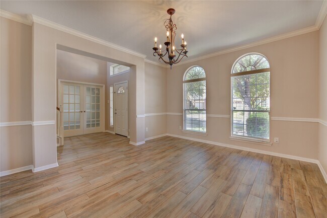 Foto del edificio - 7323 Sunset Bend Ln