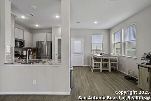 Building Photo - 5106 Village Pk