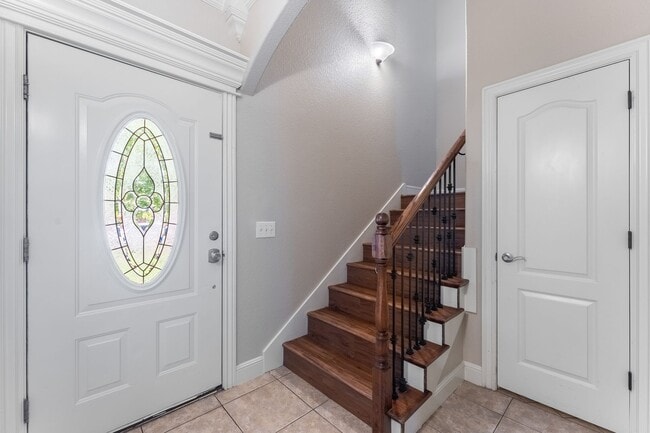 Building Photo - Dont miss out! This wont last long.