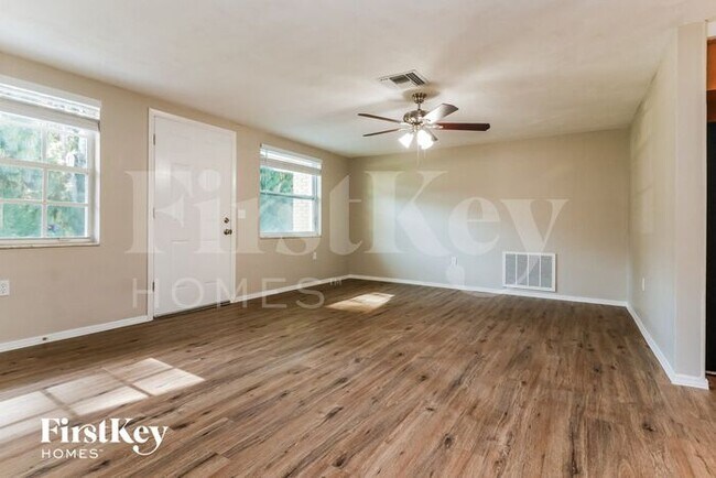 Building Photo - 2912 Puma Dr