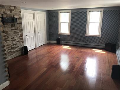 Building Photo - 8 Durrell St