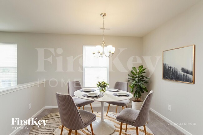 Foto del edificio - 167 Hidden Lakes Rd