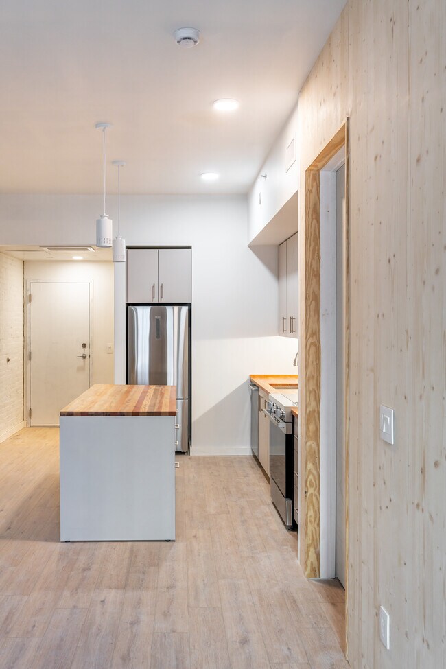 Building Photo - Acme Timber Lofts