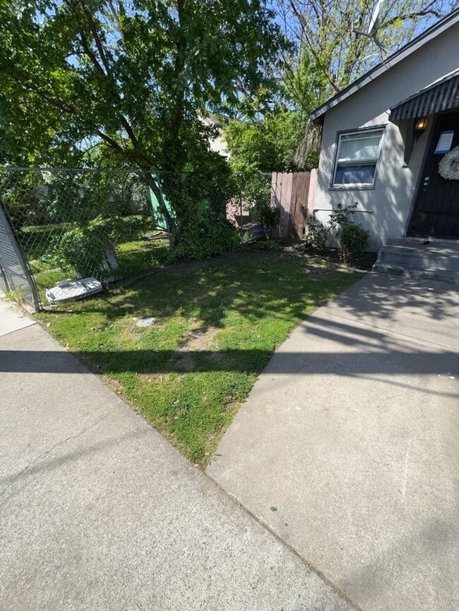Foto del edificio - Charming 2-Bedroom Home in a Prime Location!