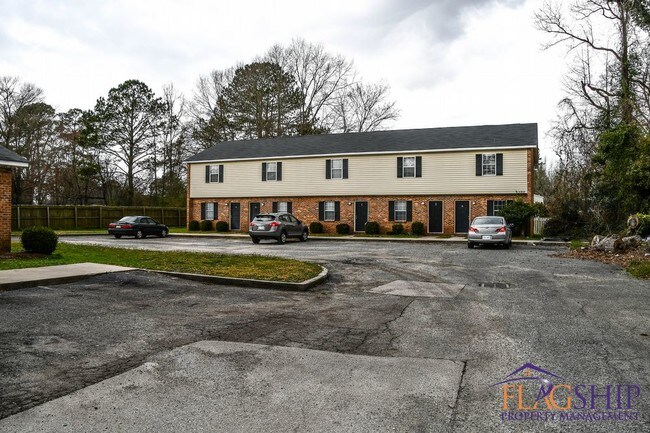 Foto del edificio - End Unit Townhouse in Farmville NC
