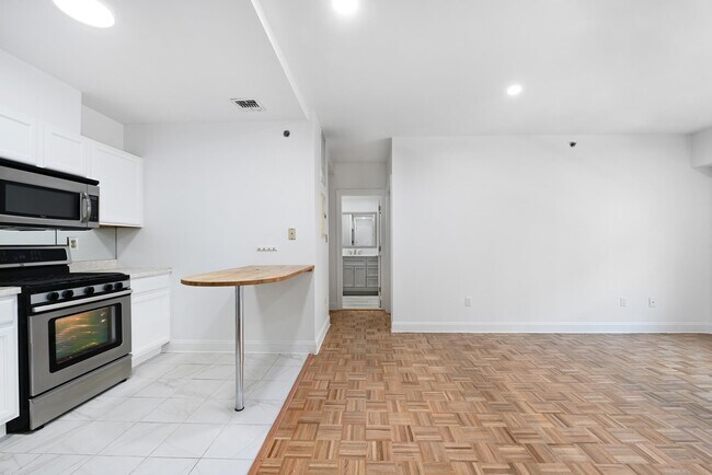 Foto del edificio - 84 Bloomfield St