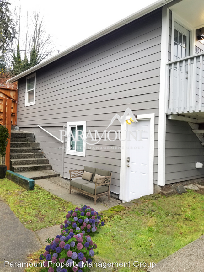 Building Photo - 1 br, 1 bath House - 107 Wycoff Ave 1/2