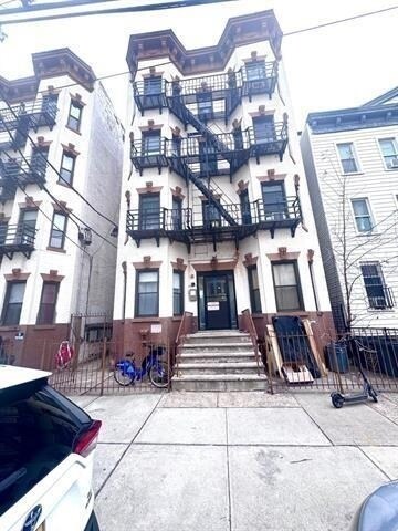 Building Photo - 66 Tuers Ave