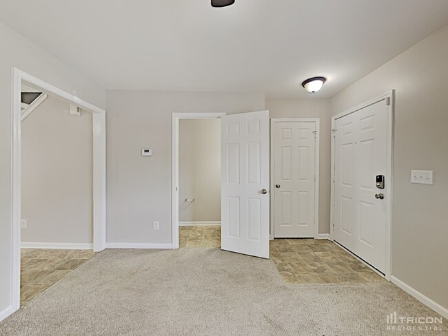 Building Photo - 5428 Henderson Oaks Dr