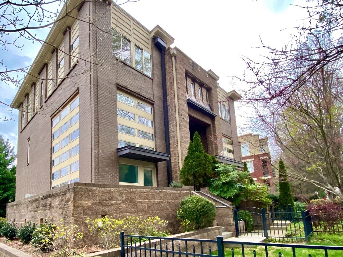 Foto principal - 420 Queens Rd