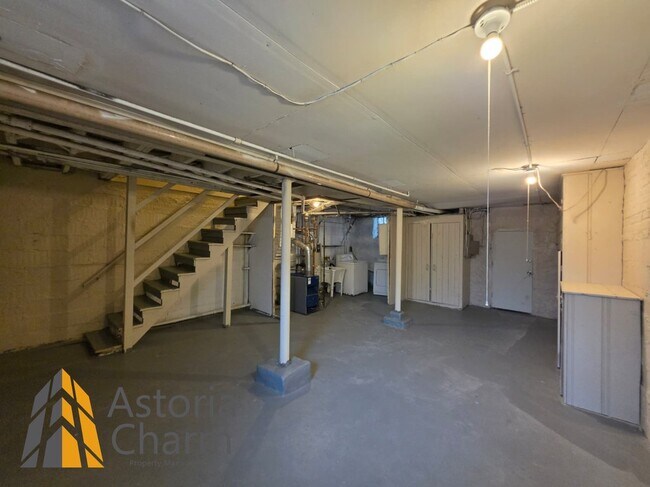 Foto del edificio - 3016 Pelham Ave