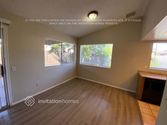 Building Photo - 6946 W Nicolet Ave