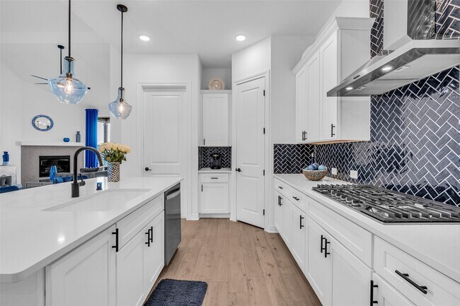 Foto del edificio - 13520 Leeward Edge Dr