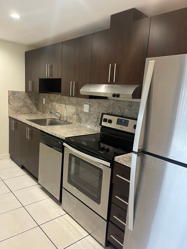 Foto del edificio - 4230 NW 79th Ave