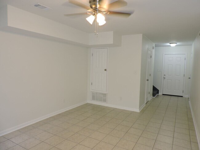 Building Photo - Updated townhouse - just minutes to NAS Pe...