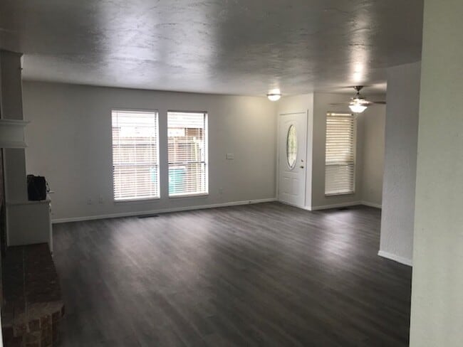 Photo - Completely Remodeled 2 Story Duplex - Putn... House