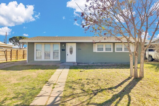 Building Photo - 3704 Travis Ave