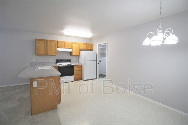 Building Photo - 8931 W Irving St