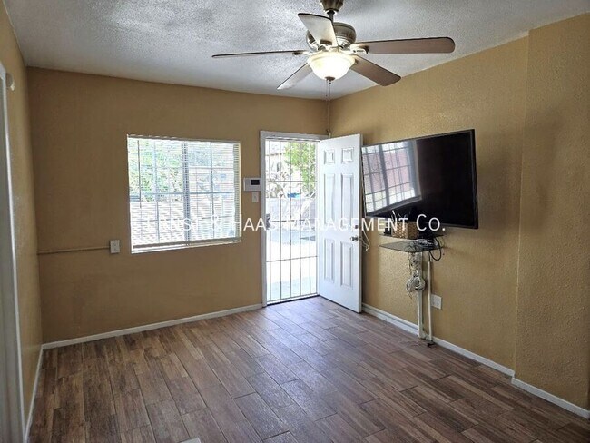 Foto del edificio - 337 E 17th St