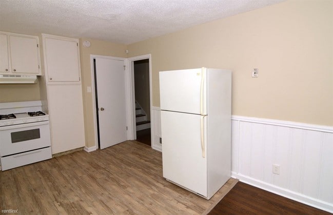Building Photo - 3 br, 2 bath House - 2418 GREEN FORREST Dr