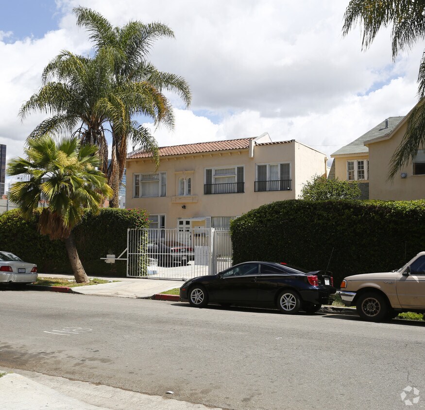 Foto del edificio - 806 S Kenmore Ave
