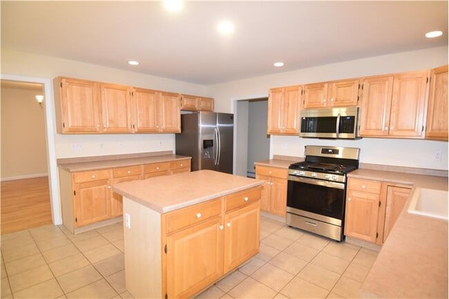Building Photo - 73 Partridge Dr
