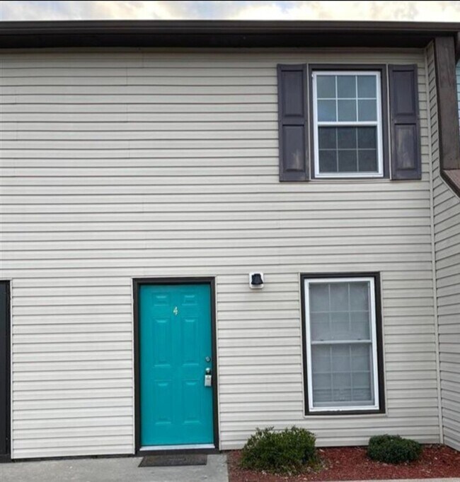 Foto del edificio - 2220 Oakwood Ln