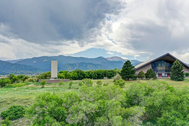Foto del edificio - 619 Manitou Blvd