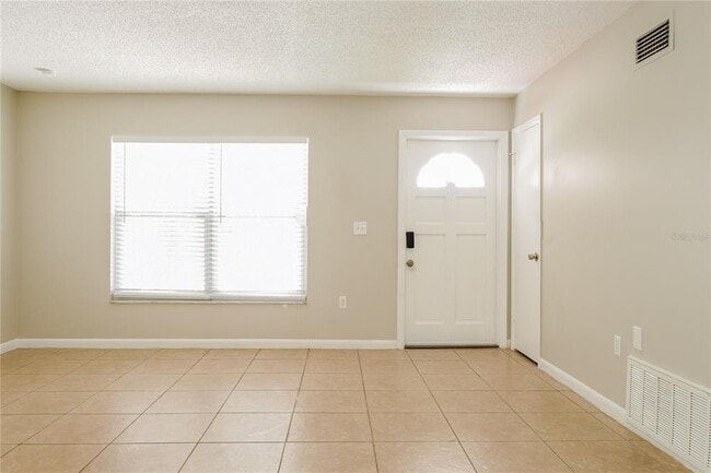 Foto del edificio - 7130 Chaucer Ln