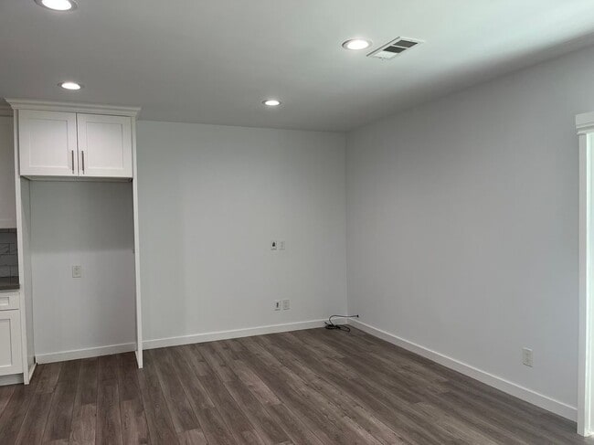 Foto del edificio - 14706 Cohasset St