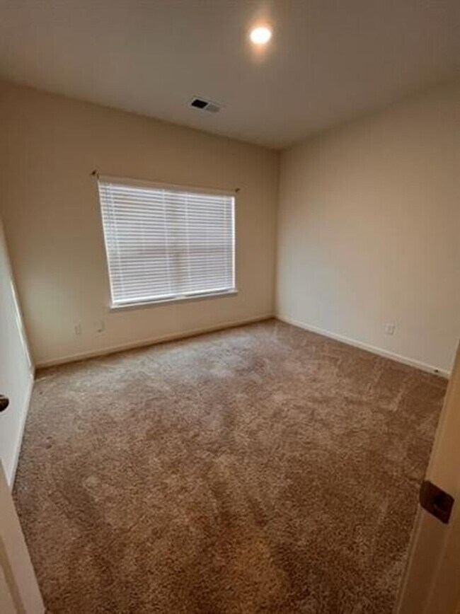 Building Photo - Beautiful 3-Bedroom Home in Oakland - Mode...