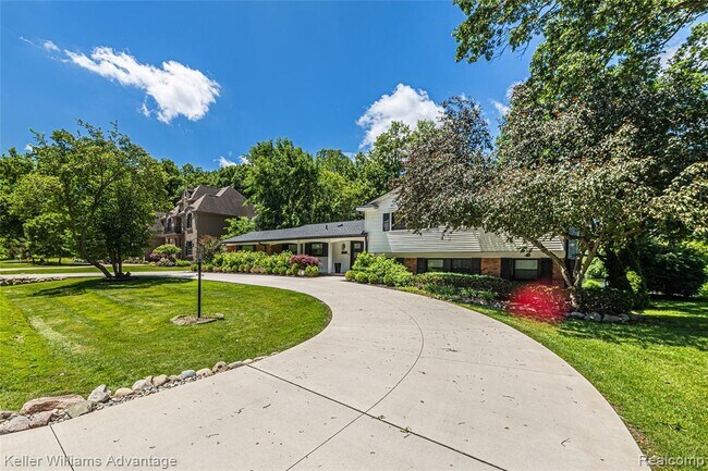 Foto del edificio - 5722 Raven Rd