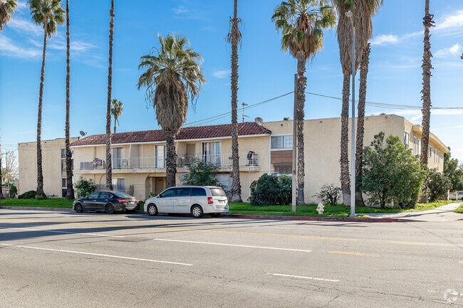 Foto del edificio - 13354 Vanowen St