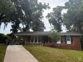Building Photo - 17 Vineyard Dr