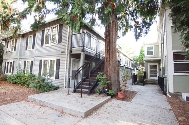 Foto del edificio - FREE RENT: Renovated St Johns-1Bdr w/Modern Appliances + Washer/Dryer!