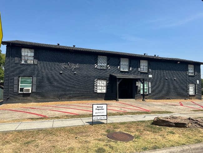 Foto del edificio - 308 E 8th St