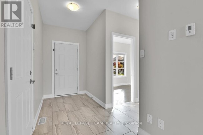 Building Photo - 69 Duncanville St