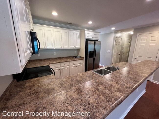 Building Photo - 3 br, 3 bath House - 107 Shalom Drive